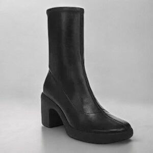 Vince Mandy Leather Boots in Black 8M NWT